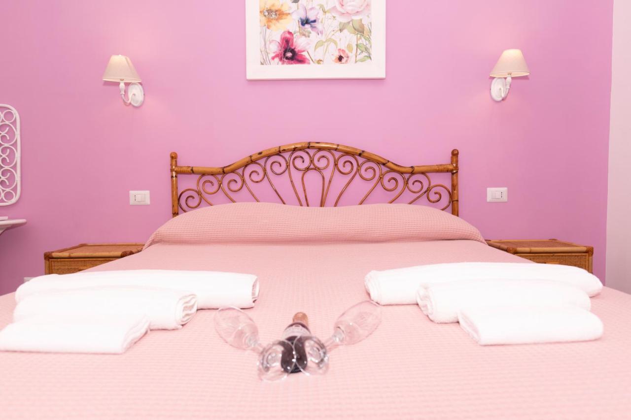 Violetta Hotel Lido di Ostia Luaran gambar
