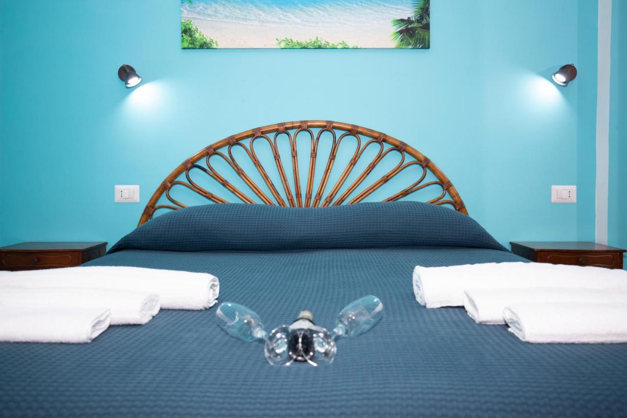 Violetta Hotel Lido di Ostia Luaran gambar