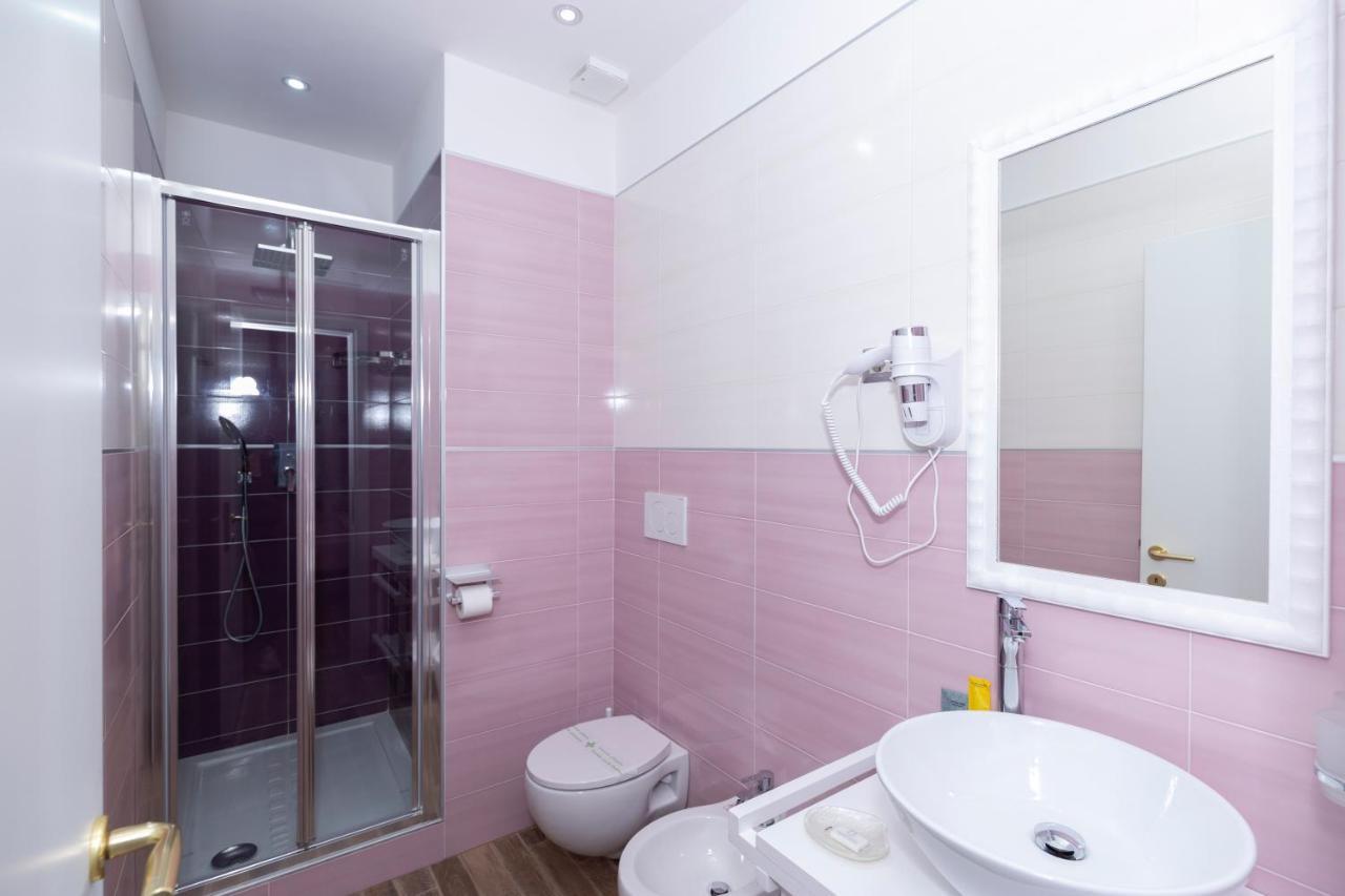Violetta Hotel Lido di Ostia Luaran gambar